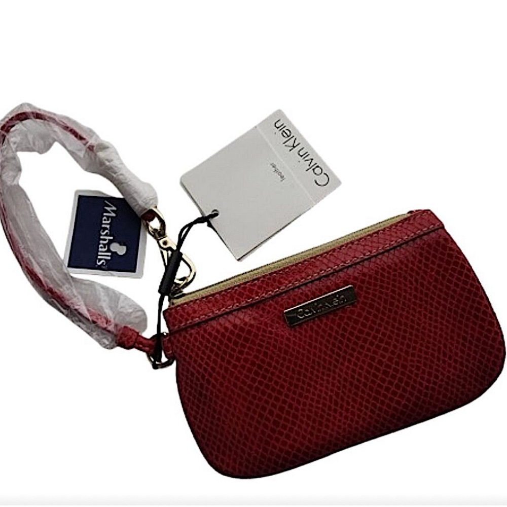 NWT Calvin Klein Red Wristlet Wallet♥️♥️♥️